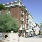 La Perla 3*
