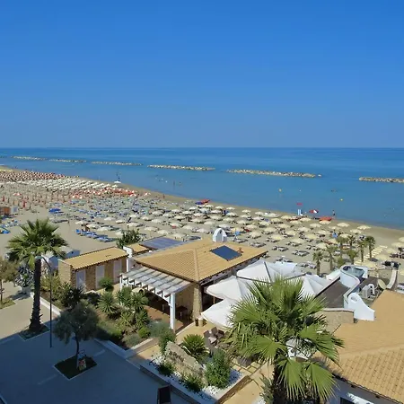 Hotell La Perla 3*