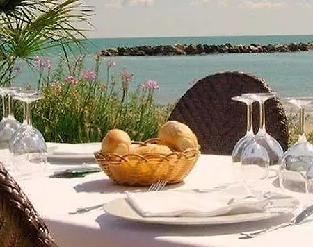 La Perla 3* Cupra Marittima