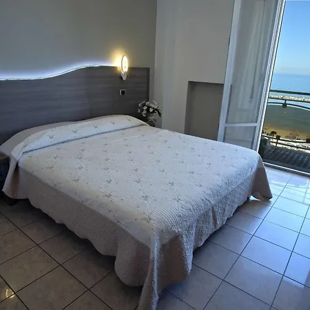 Hotell La Perla 3*