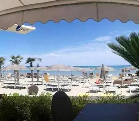 La Perla Hotel