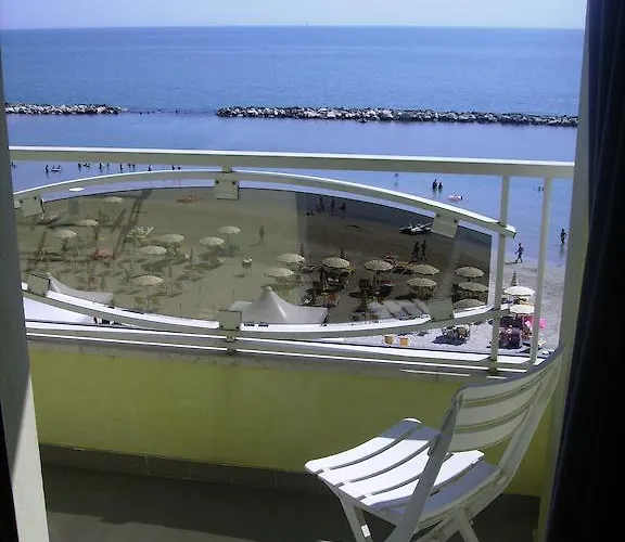 La Perla 3* Cupra Marittima